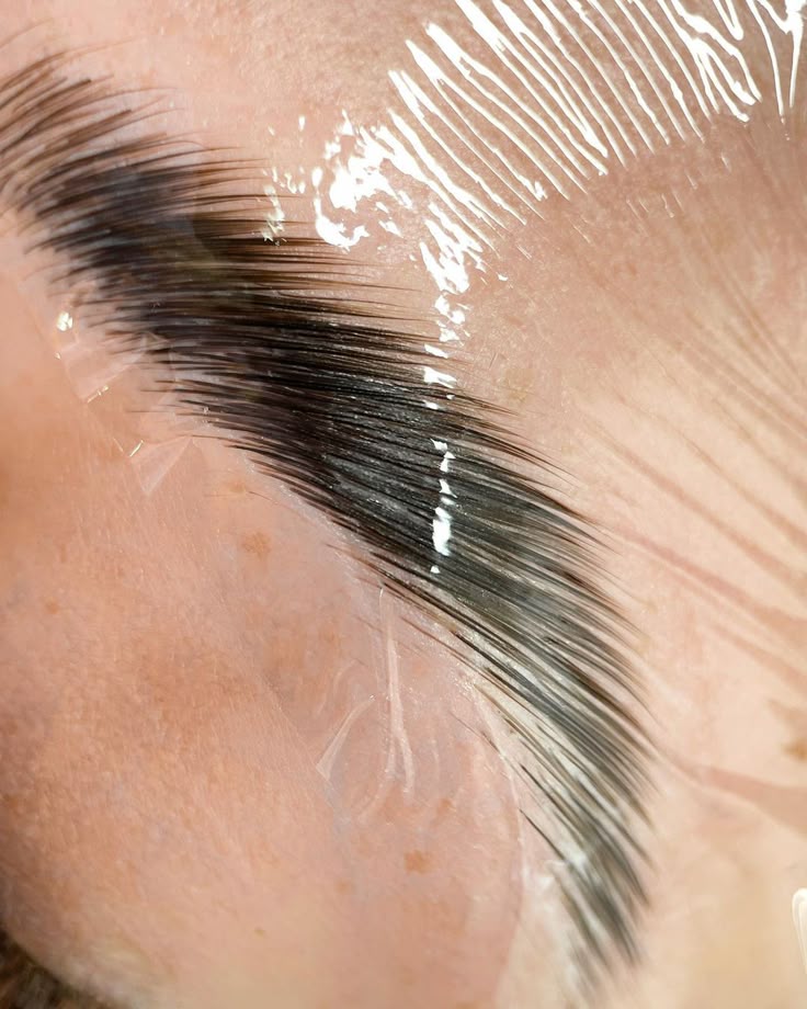 Lifting de cejas en Takamaka